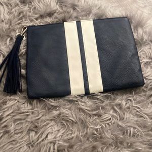 Solezia pouch w tassel